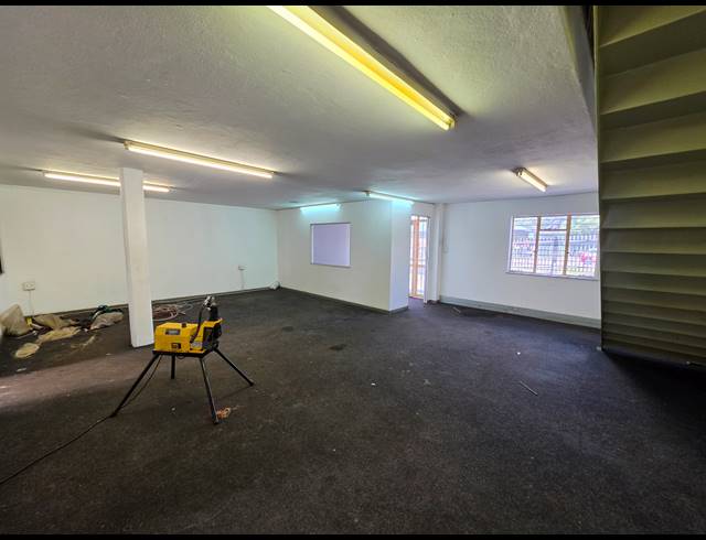 394M² MINI FACTORY TO LET IN KYA SANDS